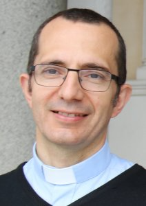 Le père Renaud Saliba, recteur du sanctuaire de Pontmain.