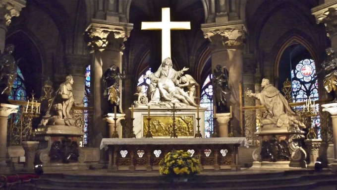 Neuvaine à NOTRE-DAME DE L'ASSOMPTION,  Patronne de LA FRANCE  Du 7 août au 15 août 2024 253549-le-monument-commemoratif-a-notre-dame-de-paris!680