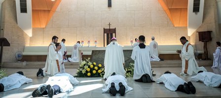 Pour les futures vocations sacerdotales et consacrées