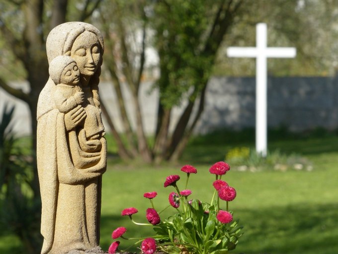 Souvenez-vous, ô très miséricordieuse Vierge Marie,