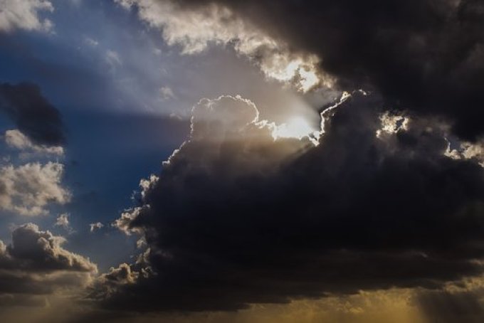 "Un peu d’azur au ciel, au coeur un peu d’espoir" Guy de Maupassant