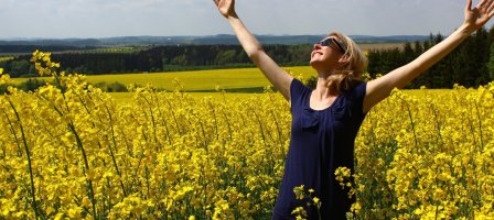 Va, confiante et joyeuse sur le chemin du bonheur