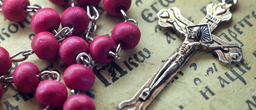 Our Lady of the Rosary of Fátima. Pray the Holy Rosary